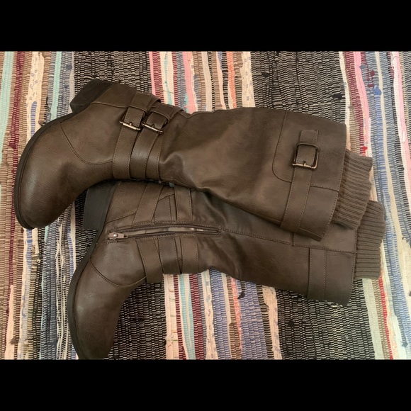 Boots - Picture 2 of 3